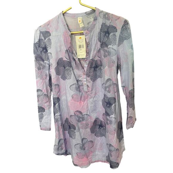 Lucy Floral Top M – Henley, Cotton, 3/4 Sleeve, NWT - Picture 3 of 9